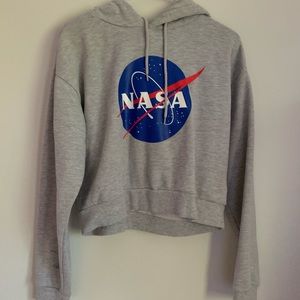 💛Forever 21 NASA cropped hoodie💛